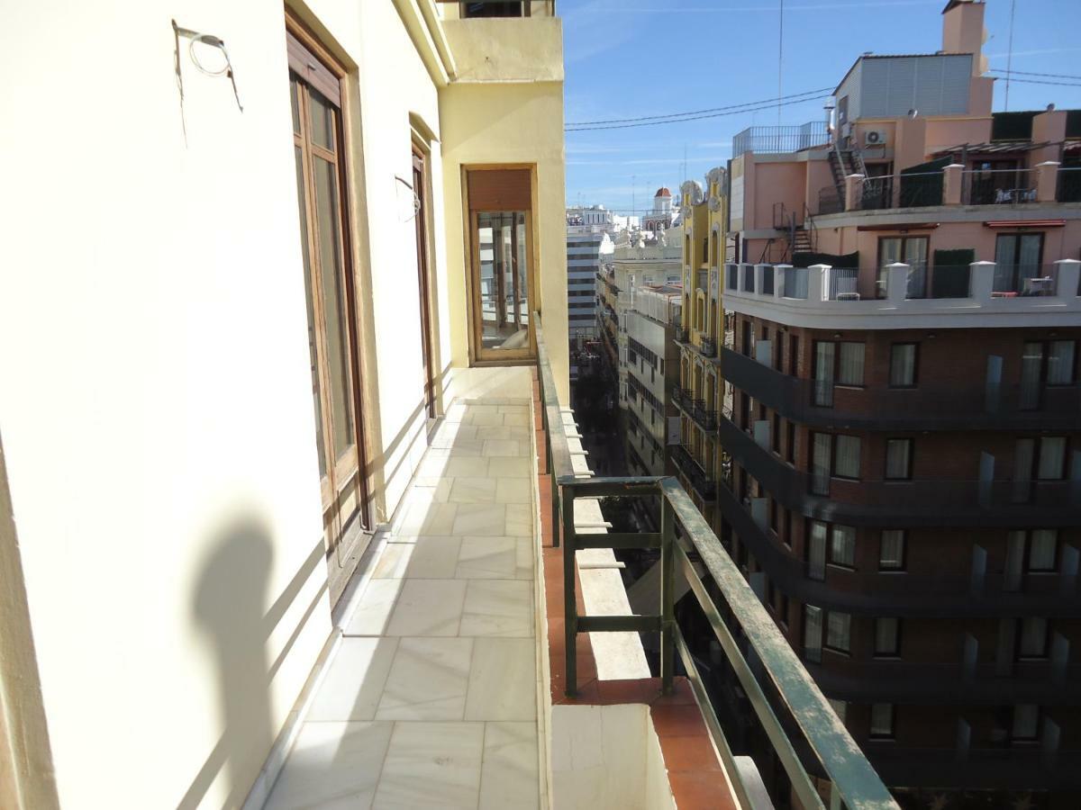 Entre La Estacion Y El Ayuntamiento Leilighet Valencia Eksteriør bilde